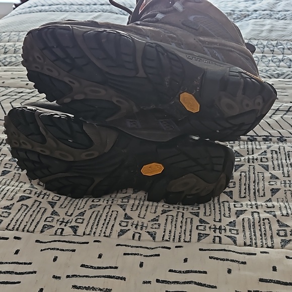 Merrell hiking shoes - Picture 3 of 4